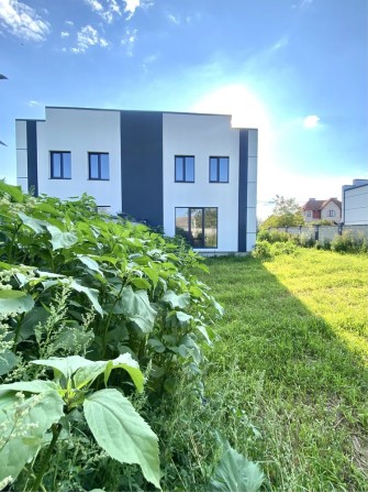 Продаж просторого котеджу з комунікаціями - фото 1