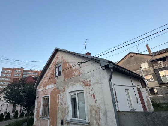 Продається пів будинку по вулиці Рєпіна Чернівці