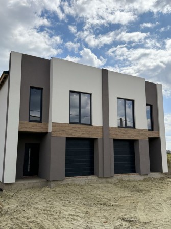 Продам котедж з гаражем початок масиву Макарова! - фото 1