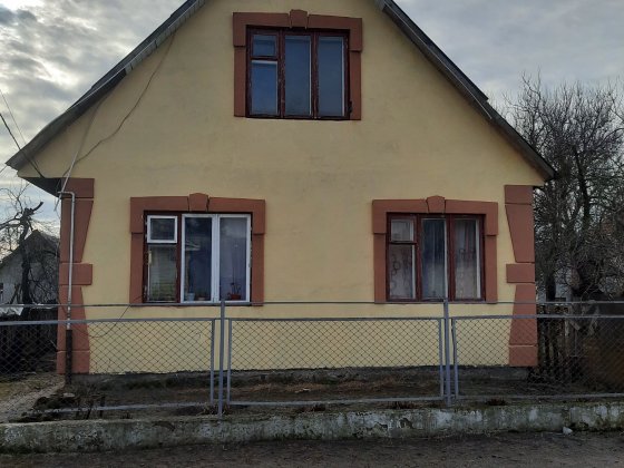 Продам будинок з ділянкою м. Березне Березне