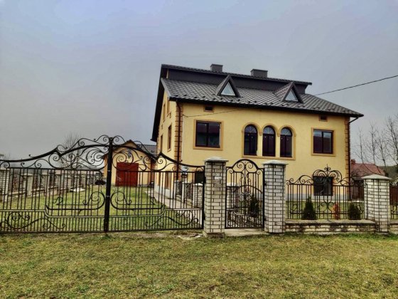 Продається добротний новозбудований будинок Чертков