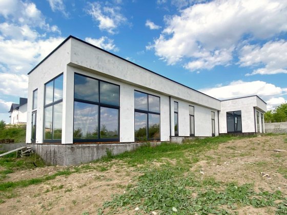 Продаж будинку 190 м² на земельній ділянці 10 соток с. Байківці Байковцы