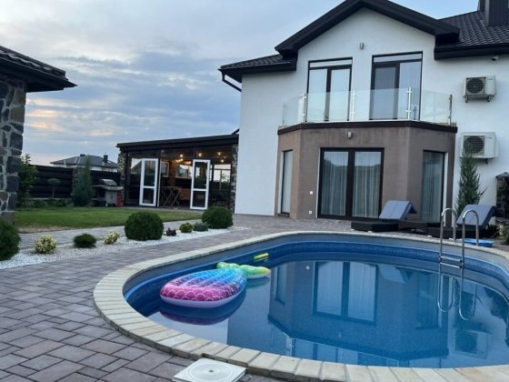 Продається котедж Великі Гаї Великие Гаи