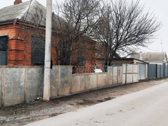 Продам дом в  центре Новой Водолаге с огромным торгом Новая Водолага