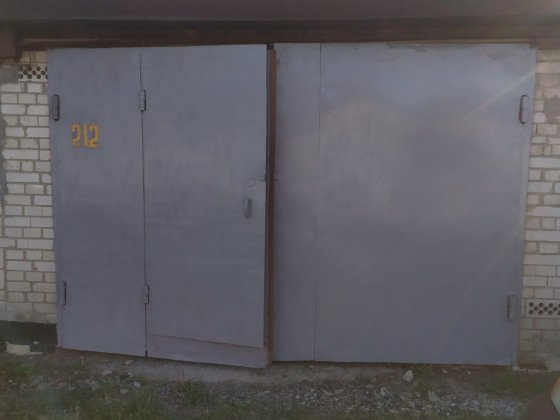 Продам гараж гк "Схід" вул.Момота.