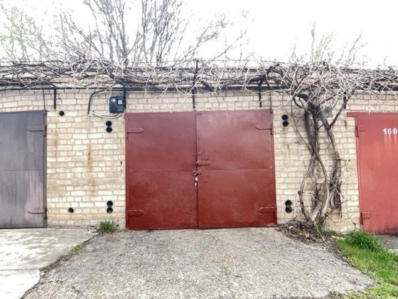 Продаю  Гараж кооператив Авангард,Терновский район, косыгина, 8 гор.бо Кривой Рог