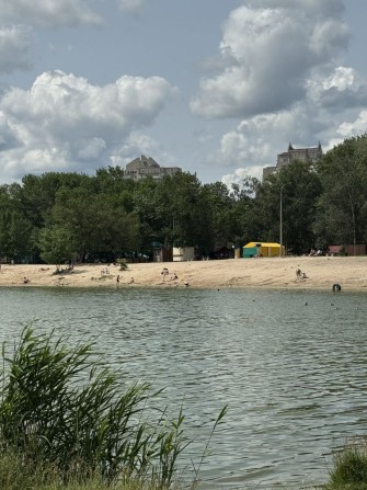 Продам дуже теплий гараж біля озера Чеха. - фото 1