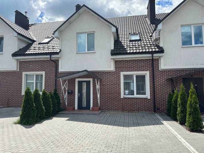 Продам танхаус в житловому комплексі - фото 1