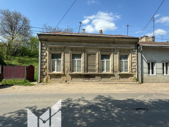 Будинок під реконструкцію в р-ні університету Чернівці