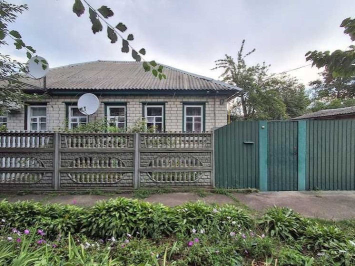 Продаж 1/2 житлового будинку в місті Черкаси - фото 1