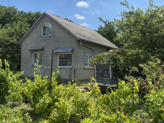 Дача в районі вулиці Александрі Садгора (біля лісу) Чернівці