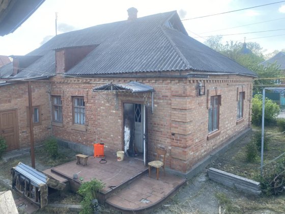 Два будинки біля автовокзалу Первомайск