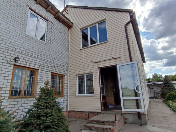 Продаж 2 поверхового будинку у смт Коротич Коротич