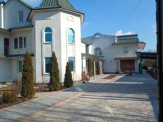 Продам два будинка на одному подвір'ї Слобідка-Гуменецька