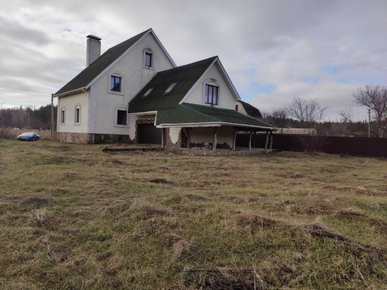 Продаж триповерхового будинку в с. Благодатне Благодатне