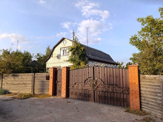 Продаж великого будинку в Мошнах по центральній вулиці Мошны