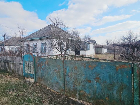 Продаж будинку з приватизованою ділянкою 35 соток с. Коробівка Коробівка