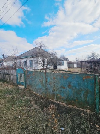Продаж будинку з приватизованою ділянкою 35 соток с. Коробівка - фото 1