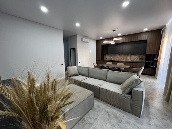 Продам дом Осокорки біля Osocor 2 поверхи,меблі,озеро Святище Киев