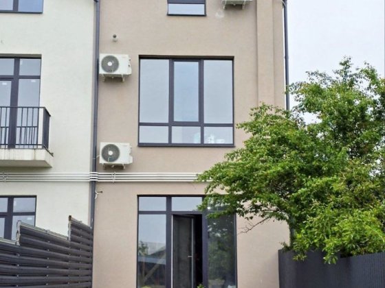 Продаж елітного ТАУНХАУСА, ФІНАЛЬНИЙ ЕТАП РЕМОНТУ, вул. Горіхівська Черновцы