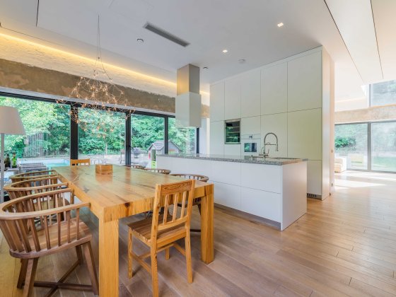 Продам сучасний будинок(300м2) в центральной частині Києва Киев