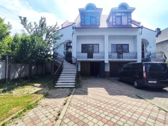 Дуплекс ТЦ Майдан McDonald's Черновцы