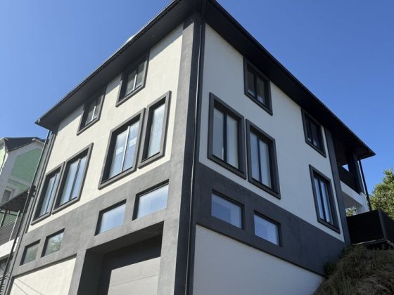 Будинок Мрії в Центрі Черкас з видом на Дніпро та Пагорб Слави Черкаси