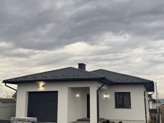 Продаж! Сучасний будинок 1км від м. Чернівці Острица