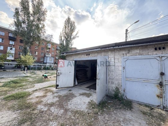 Продам капитальный гараж, С ДОКУМЕНТАМИ, без комиссии для покупателя Днепр