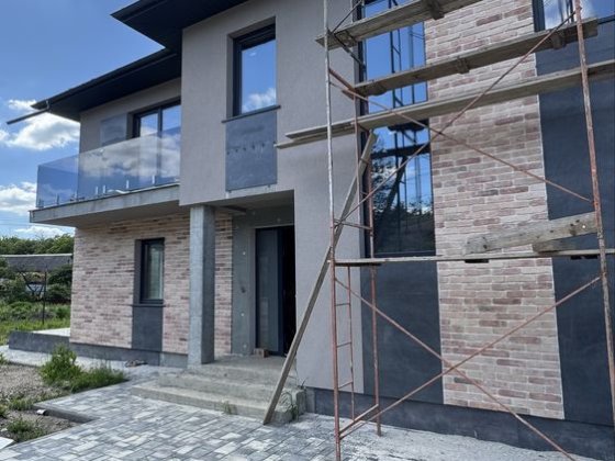 Будинок на Ближній Роші Чернівці