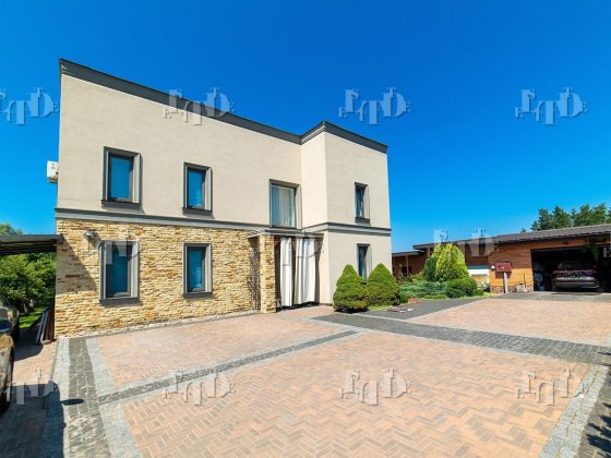 БЕЗ КОМІСІЇ! Продам 2-поверховий будинок Голосіївський р-н OM Киев