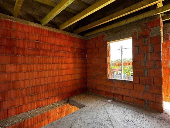 Продаж котеджу площею 122 м², 3 сотки землі Ужгород