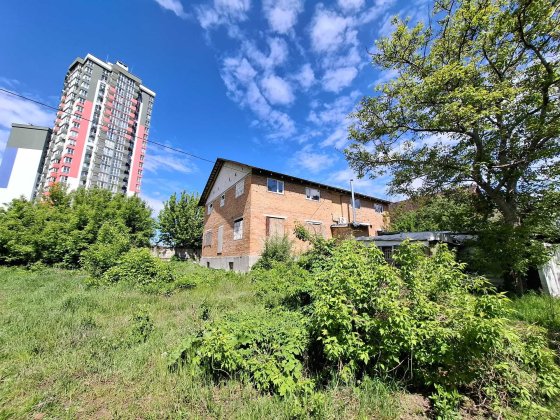 120м з виходом в Сирецький гай, Тираспольська 68Б, Нивки, Сирець 20 хв Київ