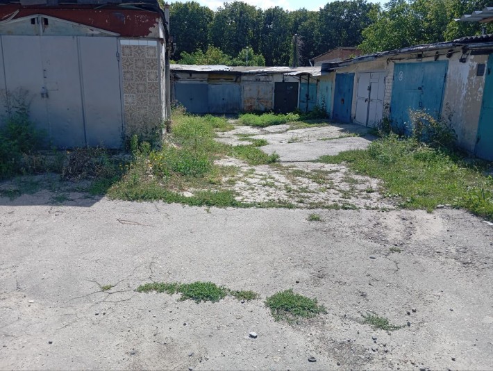 Обменяю гараж на ХТЗ - фото 1