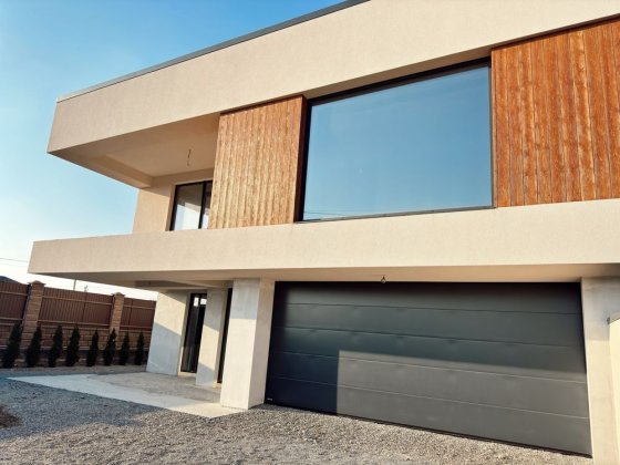 Унікальний, стильний, сучасний будинок на Щасливому Рівне