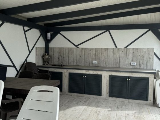 Продається 4-х кімнатний будинок з гаражем. 169 м.кв Ужгород