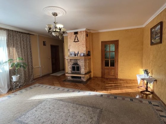 Продається двоповерховий будинок Ужгород