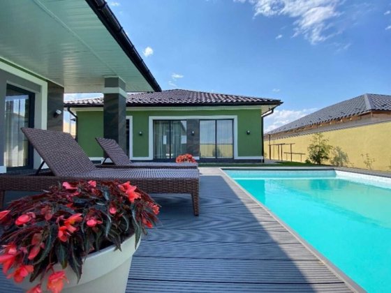 Продаж 1 поверхового будинку з басейном мікрорайон Академічний Винница