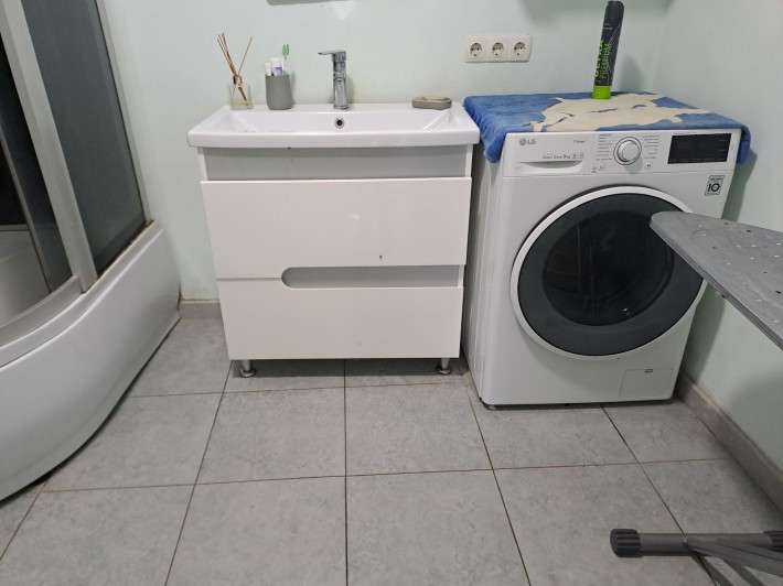 Продам дом с  РЕМОНТОМ+гараж, МЕБЕЛЬ, ТЕХНИКА - фото 1