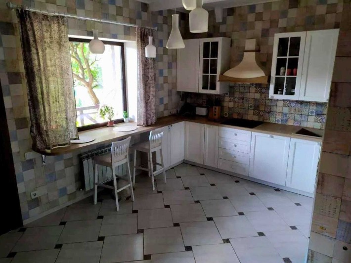 Продам 2эт дом 130 м2 с евроремонтом, 3 спальни, 5 соток на Клочко - фото 1