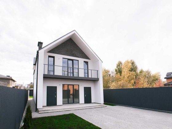 Продаж двоповерхового будинку Жуляни закрите містечко 185м2 Теремки Киев