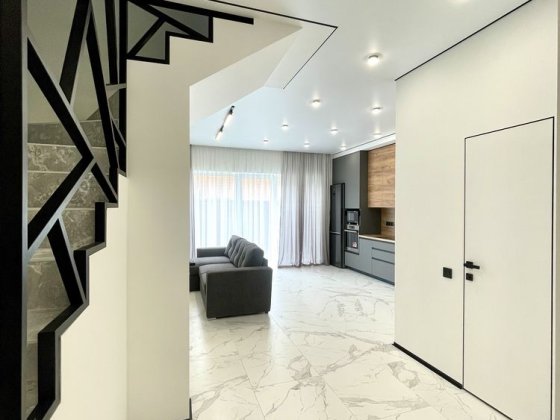 Таунхаус з ремонтом метро Осокорки/Славутич 800 м. Квартира Будинок Киев