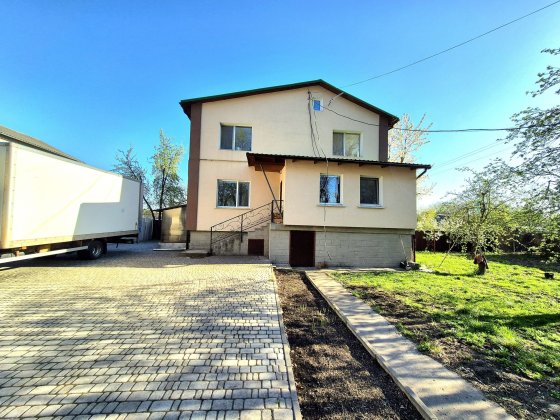 Будинок р-н Аєропорту Київське шоссе  два поверхи ремонт 14 сот Житомир