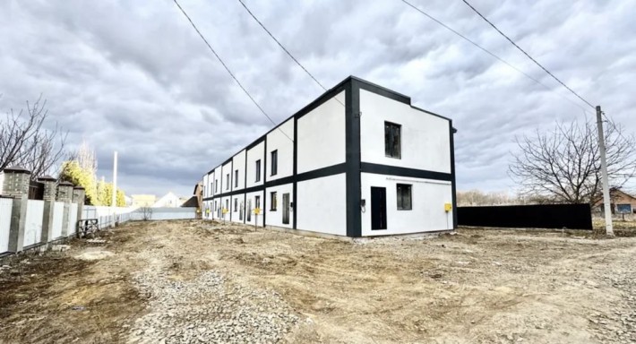 Продам таунхаус  всі кумунікації поруч школа - фото 1