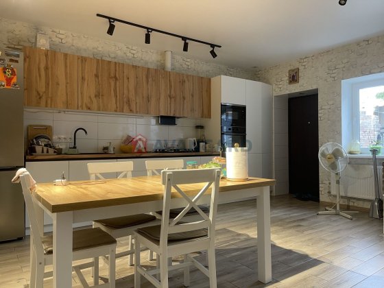 Продаж сімейний будинок з ремонтом 3 окр спальні Центр міста Дніпро