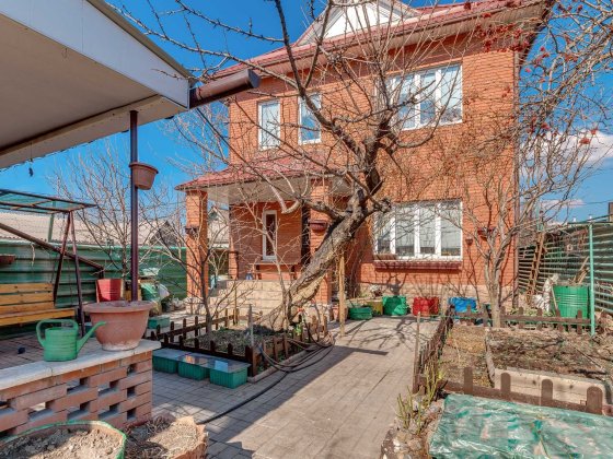 Продаж будинку по вул Космічній