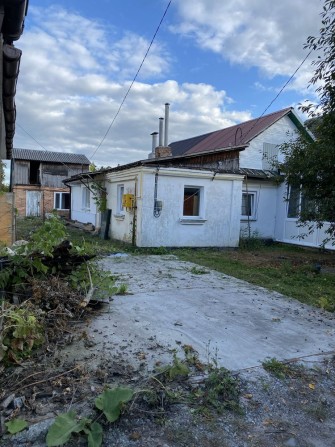 Продаю частину будинку з землею - фото 1