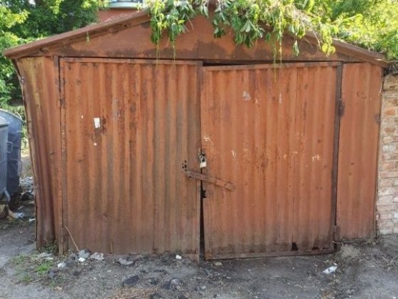 Продам гараж центр Михайлівці