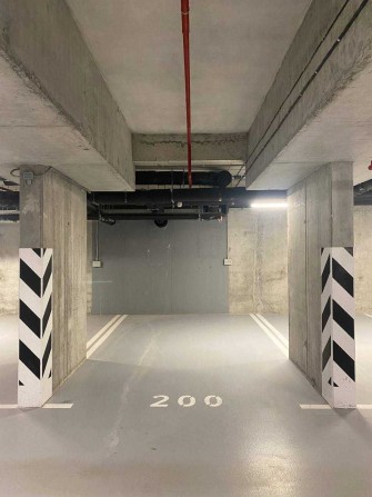 Преміум паркомісце з електрозарядкою в підземному паркінгу Unit Home - фото 1