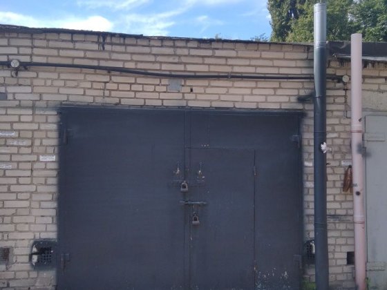 Продам цегляний гараж Зміїнець